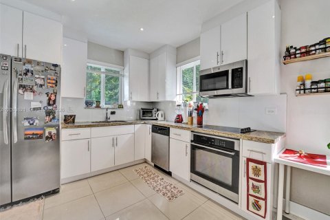 Villa ou maison à vendre à Biscayne Park, Floride: 3 chambres № 2068266 - photo 25