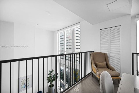 Condo in Miami, Florida, 1 bedroom  № 1738112 - photo 29