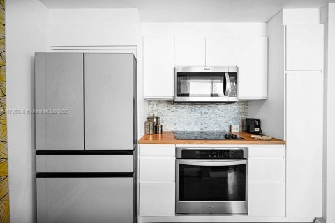Condo in Miami, Florida, 1 bedroom  № 1738112 - photo 20