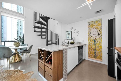 Condo in Miami, Florida, 1 bedroom  № 1738112 - photo 15
