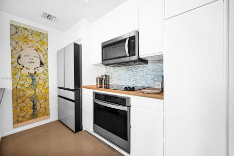 Condo in Miami, Florida, 1 bedroom  № 1738112 - photo 18