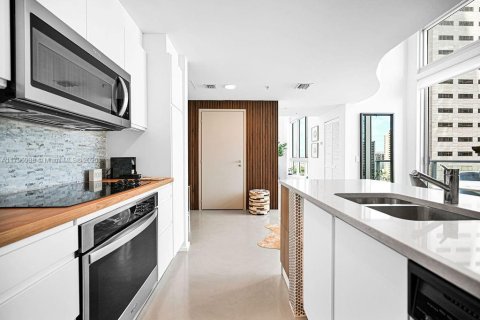 Condo in Miami, Florida, 1 bedroom  № 1738112 - photo 16