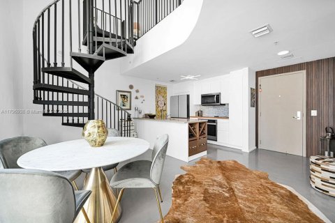 Condo in Miami, Florida, 1 bedroom  № 1738112 - photo 12