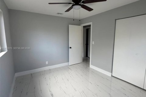 Villa ou maison à vendre à Lauderdale Lakes, Floride: 4 chambres, 167.5 m2 № 2006310 - photo 8