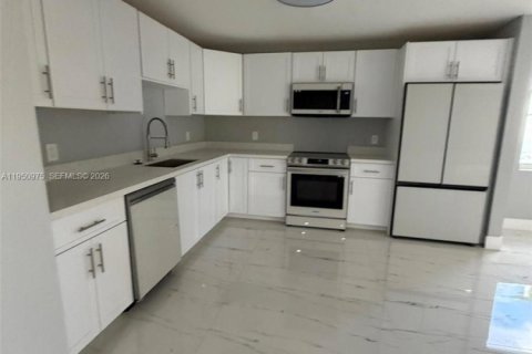 Villa ou maison à vendre à Lauderdale Lakes, Floride: 4 chambres, 167.5 m2 № 2006310 - photo 19