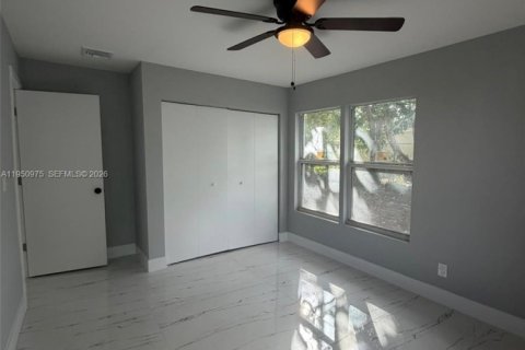 Villa ou maison à vendre à Lauderdale Lakes, Floride: 4 chambres, 167.5 m2 № 2006310 - photo 17