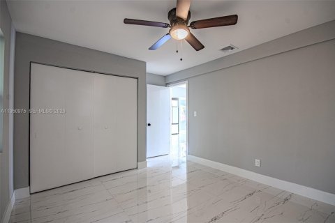 Villa ou maison à vendre à Lauderdale Lakes, Floride: 4 chambres, 167.5 m2 № 2006310 - photo 21