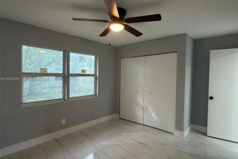 Villa ou maison à vendre à Lauderdale Lakes, Floride: 4 chambres, 167.5 m2 № 2006310 - photo 16