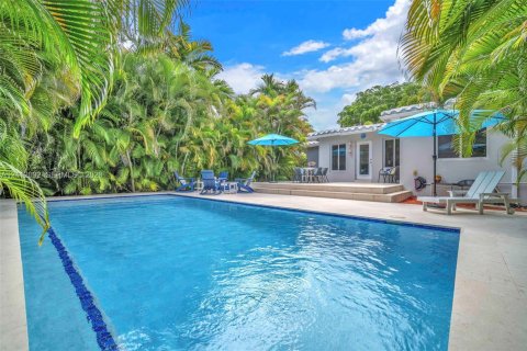 Villa ou maison à vendre à Coral Gables, Floride: 3 chambres, 149.48 m2 № 2432545 - photo 21
