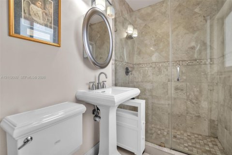 Villa ou maison à vendre à Coral Gables, Floride: 3 chambres, 149.48 m2 № 2432545 - photo 15