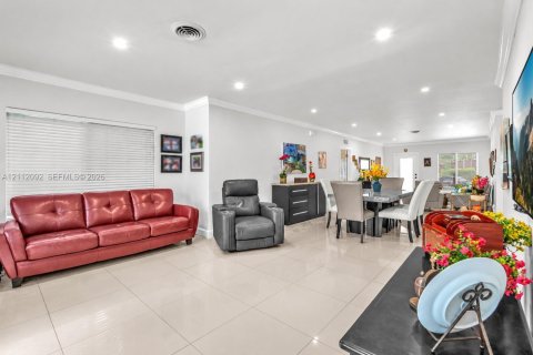 Villa ou maison à vendre à Coral Gables, Floride: 3 chambres, 149.48 m2 № 2432545 - photo 11
