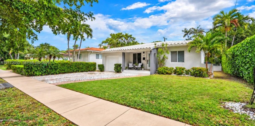 Villa ou maison à Coral Gables, Floride 3 chambres, 149.48 m2 № 2432545