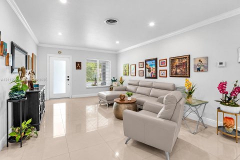 Villa ou maison à vendre à Coral Gables, Floride: 3 chambres, 149.48 m2 № 2432545 - photo 3