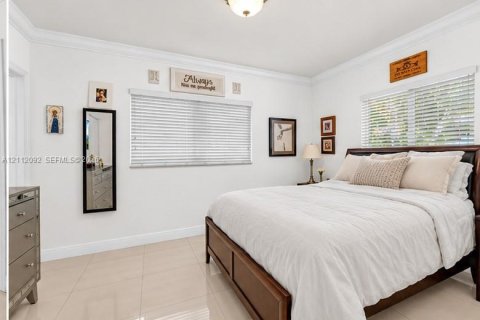 Villa ou maison à vendre à Coral Gables, Floride: 3 chambres, 149.48 m2 № 2432545 - photo 12