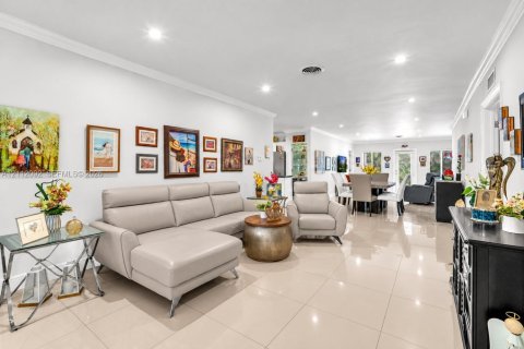 Villa ou maison à vendre à Coral Gables, Floride: 3 chambres, 149.48 m2 № 2432545 - photo 4