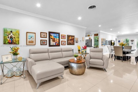Villa ou maison à vendre à Coral Gables, Floride: 3 chambres, 149.48 m2 № 2432545 - photo 5