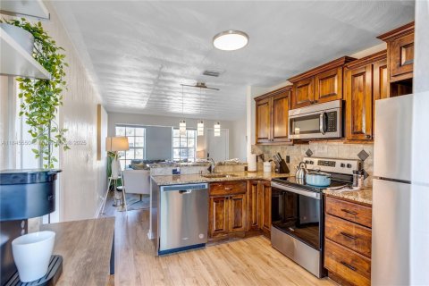 Купить виллу или дом в Помпано-Бич, Флорида 2 спальни, 71.26м2, № 1842668 - фото 16