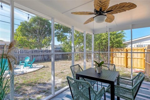 Купить виллу или дом в Помпано-Бич, Флорида 2 спальни, 71.26м2, № 1842668 - фото 17