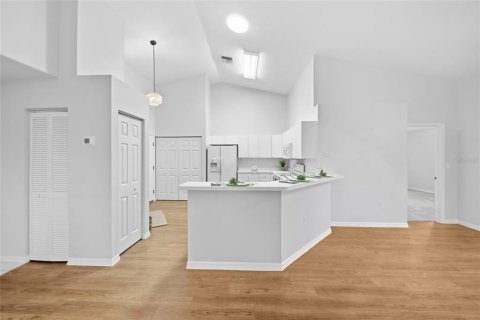 Condo in Palmetto, Florida, 2 bedrooms  № 2202649 - photo 13