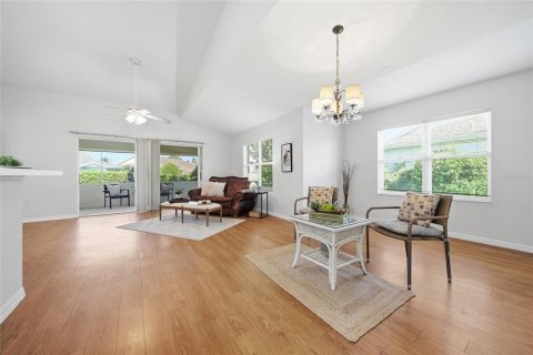 Condo in Palmetto, Florida, 2 bedrooms  № 2202649 - photo 8