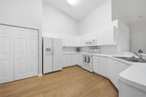 Condo in Palmetto, Florida, 2 bedrooms  № 2202649 - photo 16