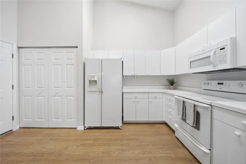 Condo in Palmetto, Florida, 2 bedrooms  № 2202649 - photo 17