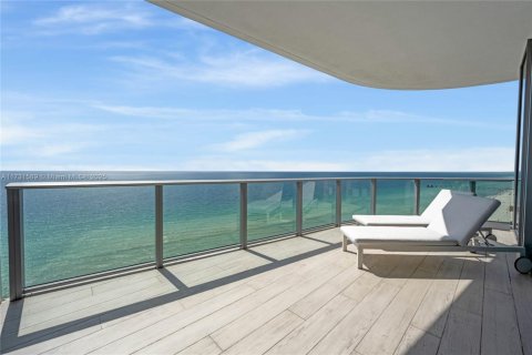 Купить кондоминиум в Санни-Айлс-Бич, Флорида 2 спальни, 251.11м2, № 1938757 - фото 27