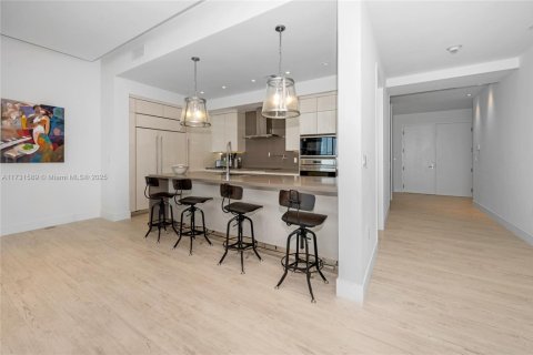 Купить кондоминиум в Санни-Айлс-Бич, Флорида 2 спальни, 251.11м2, № 1938757 - фото 8