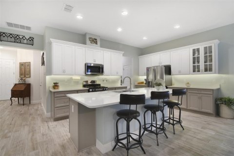 Casa en venta en Kissimmee, Florida, 2 dormitorios, 165.18 m2 № 2338979 - foto 9