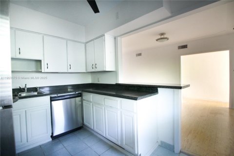 Copropriété à vendre à Coral Gables, Floride: 2 chambres, 133.87 m2 № 1954983 - photo 5