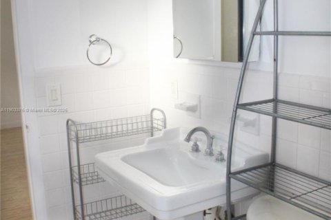 Copropriété à vendre à Coral Gables, Floride: 2 chambres, 133.87 m2 № 1954983 - photo 19