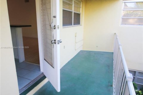 Copropriété à vendre à Coral Gables, Floride: 2 chambres, 133.87 m2 № 1954983 - photo 20