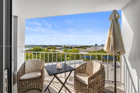 Condo in Miami Beach, Florida, 1 bedroom  № 1993376 - photo 6
