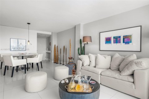 Condo in Miami Beach, Florida, 1 bedroom  № 1993376 - photo 9