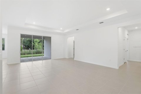House in Apopka, Florida 4 bedrooms, 235.23 sq.m. № 1916358 - photo 9