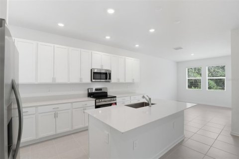 House in Apopka, Florida 4 bedrooms, 235.23 sq.m. № 1916358 - photo 15