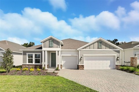 House in Apopka, Florida 4 bedrooms, 235.23 sq.m. № 1916358 - photo 1