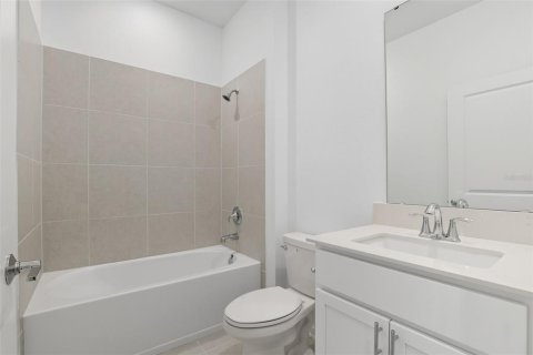 House in Apopka, Florida 4 bedrooms, 235.23 sq.m. № 1916358 - photo 28