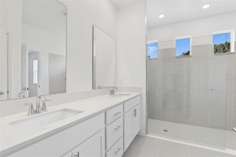 House in Apopka, Florida 4 bedrooms, 235.23 sq.m. № 1916358 - photo 24