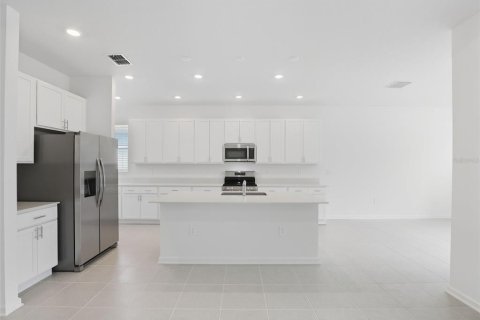 House in Apopka, Florida 4 bedrooms, 235.23 sq.m. № 1916358 - photo 14