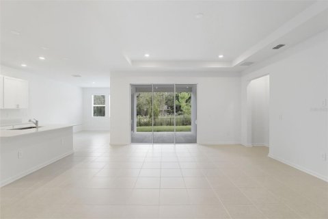 House in Apopka, Florida 4 bedrooms, 235.23 sq.m. № 1916358 - photo 10