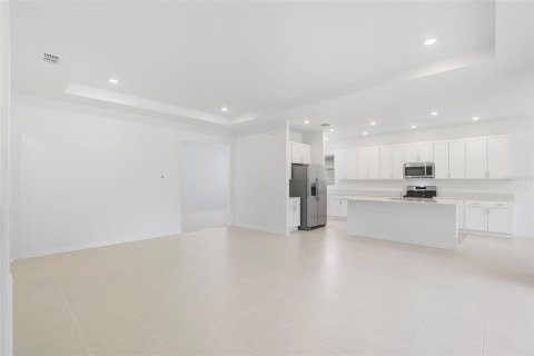 House in Apopka, Florida 4 bedrooms, 235.23 sq.m. № 1916358 - photo 12