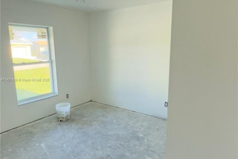 House in Fort Myers, Florida 4 bedrooms, 145.48 sq.m. № 653902 - photo 9