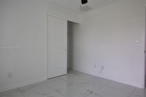House in Fort Myers, Florida 4 bedrooms, 145.48 sq.m. № 653902 - photo 29
