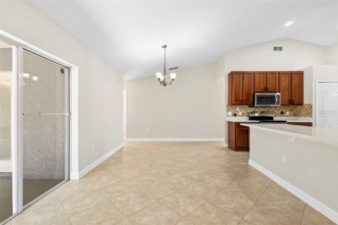 Casa en alquiler en Deltona, Florida, 3 dormitorios, 189.71 m2 № 2157536 - foto 19