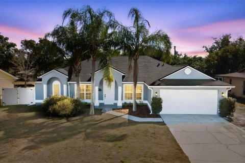 Casa en alquiler en Deltona, Florida, 3 dormitorios, 189.71 m2 № 2157536 - foto 2