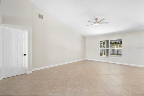 Casa en alquiler en Deltona, Florida, 3 dormitorios, 189.71 m2 № 2157536 - foto 28