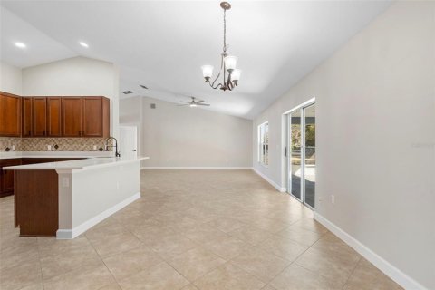 Casa en alquiler en Deltona, Florida, 3 dormitorios, 189.71 m2 № 2157536 - foto 20