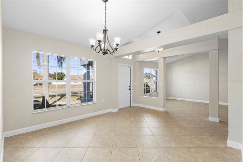 Casa en alquiler en Deltona, Florida, 3 dormitorios, 189.71 m2 № 2157536 - foto 8