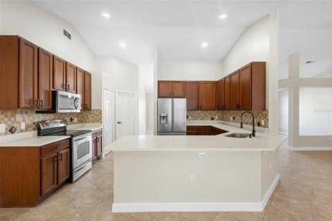 Casa en alquiler en Deltona, Florida, 3 dormitorios, 189.71 m2 № 2157536 - foto 16